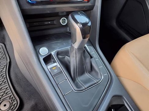 Used 2022 Volkswagen Tiguan SE image 21