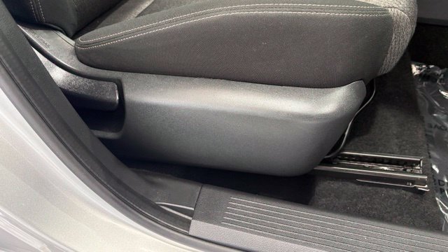 Used 2025 Nissan Rogue SV AWD/4WD image 23