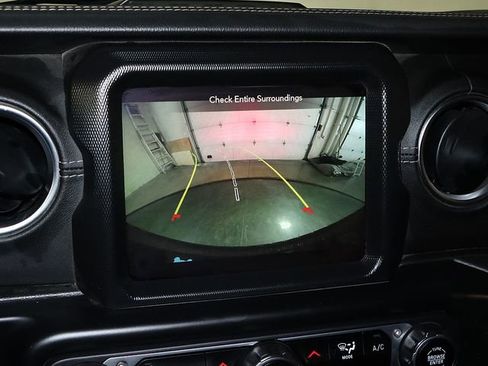 Used 2023 Jeep Wrangler Unlimited Sahara image 22