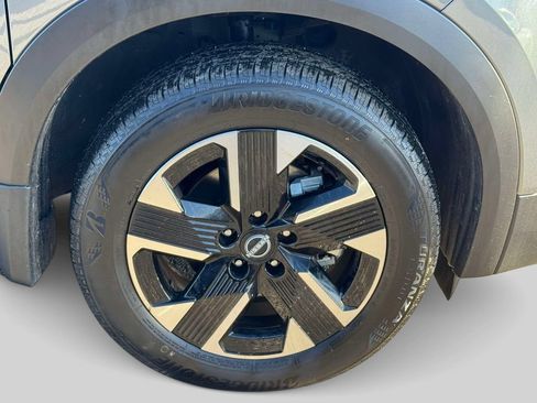 Used 2025 Nissan Kicks SR AWD/4WD image 9
