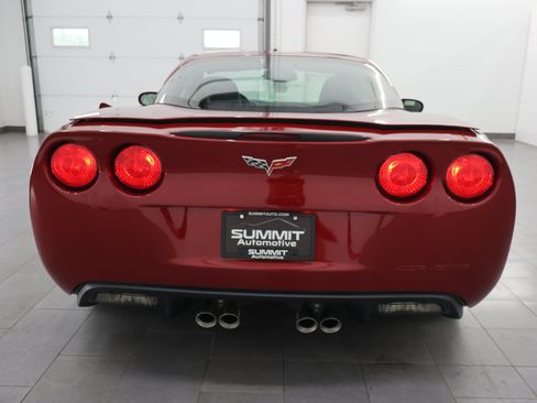 Used 2009 Chevrolet Corvette Coupe w/ Preferred Equipment Group RWD image 22