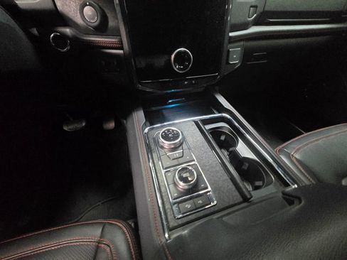 Used 2022 Ford Expedition Max Limited image 13