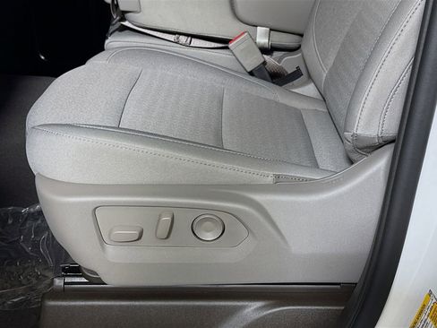 New 2026 GMC Sierra 1500 SLE image 17