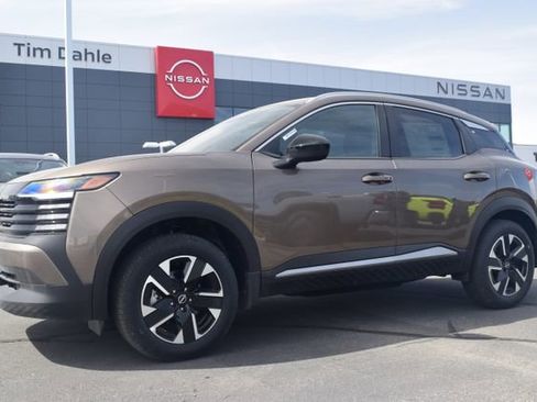 New 2026 Nissan Kicks SV w/ SV Premium Package AWD/4WD image 3