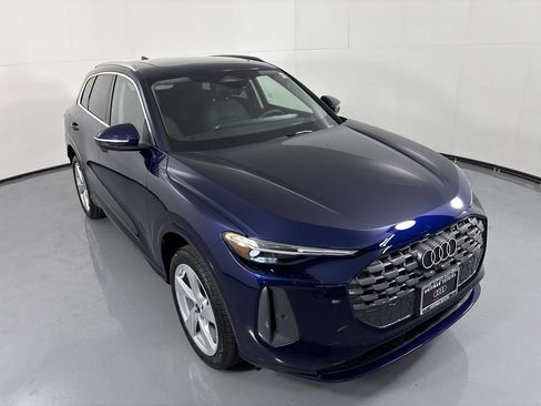 Used 2025 Audi Q5 Premium Plus w/ Premium Plus AWD/4WD image 30