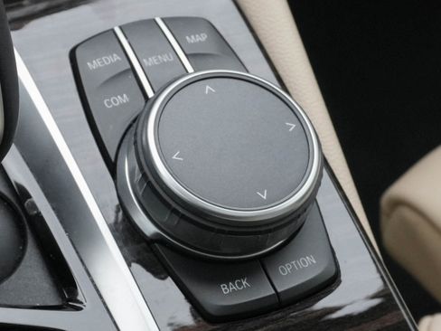 Used 2019 BMW 530i w/ Convenience Package image 28