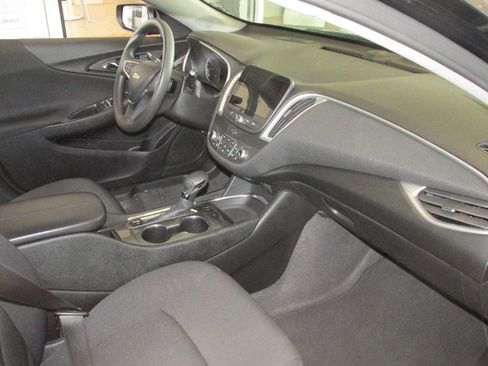 Used 2024 Chevrolet Malibu LT image 28