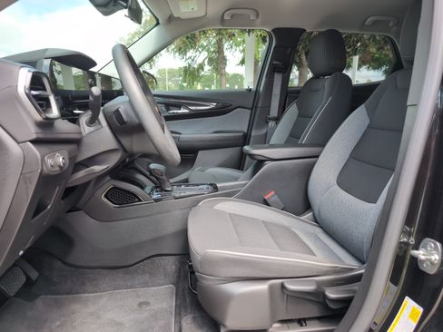 Used 2024 Chevrolet TrailBlazer LT AWD/4WD image 16