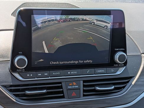Used 2025 Nissan Altima 2.5 SV FWD image 21