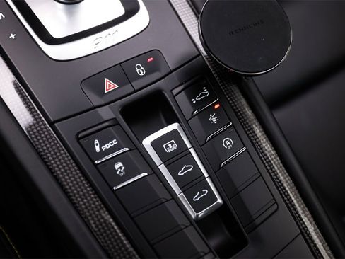 Used 2017 Porsche 911 Turbo S image 32