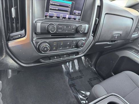 Used 2018 Chevrolet Silverado 1500 LT AWD/4WD image 15