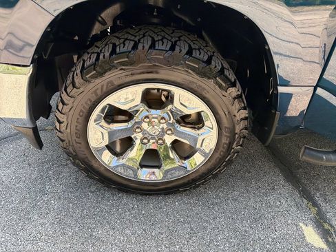 Used 2022 RAM 1500 Big Horn AWD/4WD image 32