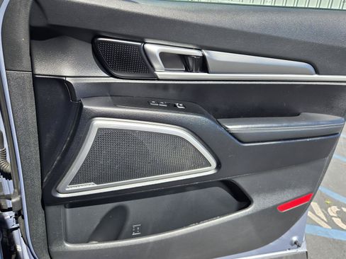 Used 2022 Kia Telluride LX AWD/4WD image 34
