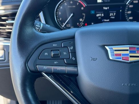 Used 2025 Cadillac XT6 Premium Luxury image 23