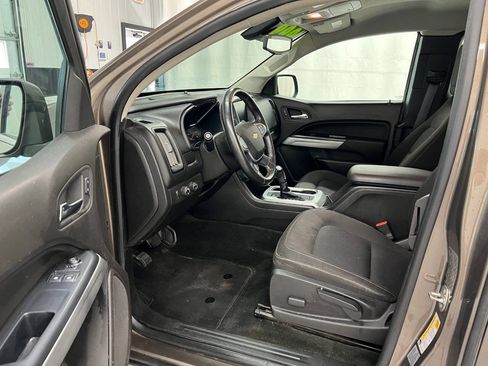 Used 2015 Chevrolet Colorado LT AWD/4WD image 7