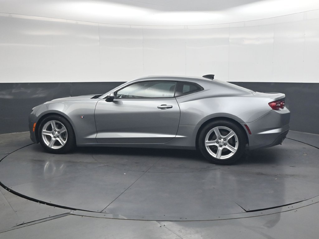 Used 2023 Chevrolet Camaro LT RWD image 7