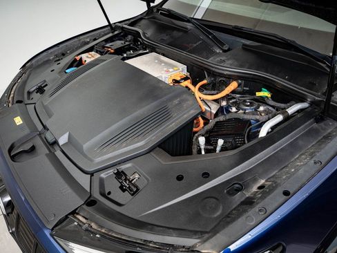 Used 2021 Audi e-tron Premium w/ Convenience Plus Package image 35