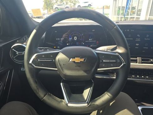 Used 2025 Chevrolet Equinox LT w/ Safety and Technology Package FWD image 14