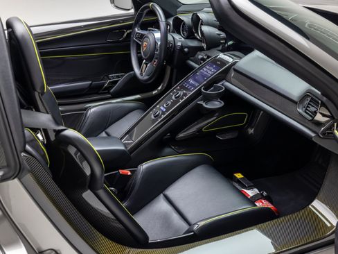 Used 2015 Porsche 918 Spyder AWD/4WD image 26