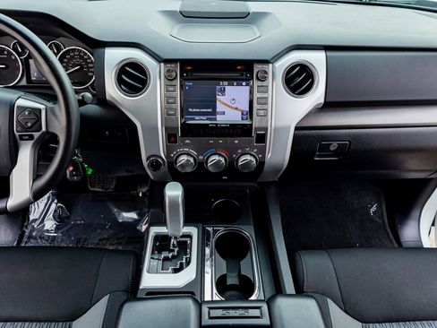 Used 2014 Toyota Tundra SR5 w/ TRD Off Road Package image 20