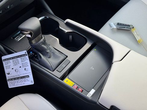 New 2025 Lexus ES 350 w/ Premium Package image 31