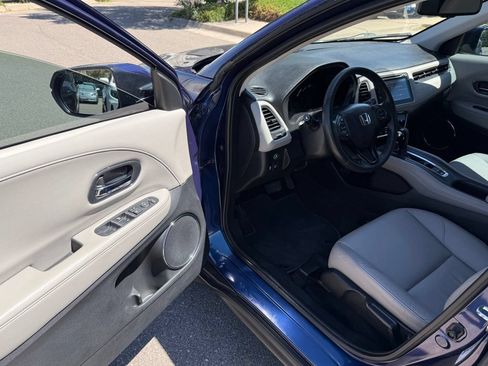 Used 2017 Honda HR-V EX-L image 11