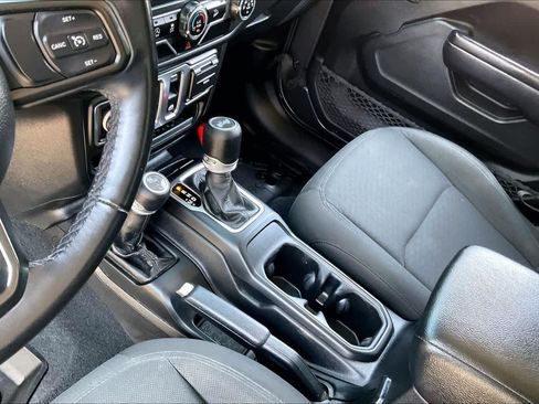 Used 2020 Jeep Wrangler Sport AWD/4WD image 15