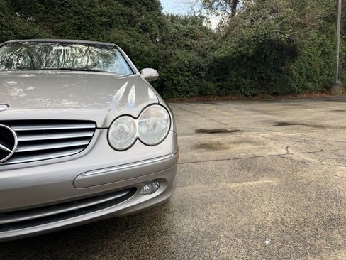 Used 2005 Mercedes-Benz CLK 320 Coupe image 14