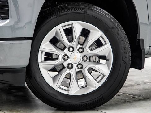 Used 2025 Chevrolet Silverado 1500 Custom RWD image 3