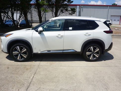 Used 2023 Nissan Rogue SL w/ SL Premium Package FWD image 18