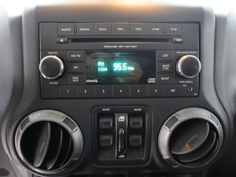 Used 2018 Jeep Wrangler Unlimited Sport S AWD/4WD image 23