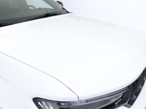 Used 2023 Jeep Grand Cherokee Altitude image 11