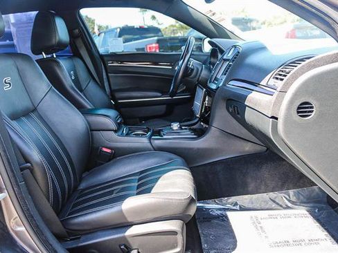 Used 2018 Chrysler 300 S image 17