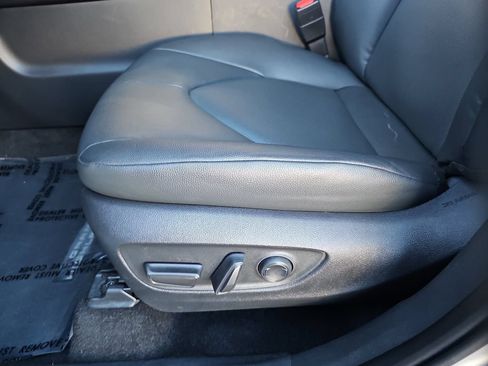 Certified 2025 Toyota Grand Highlander AWD image 17