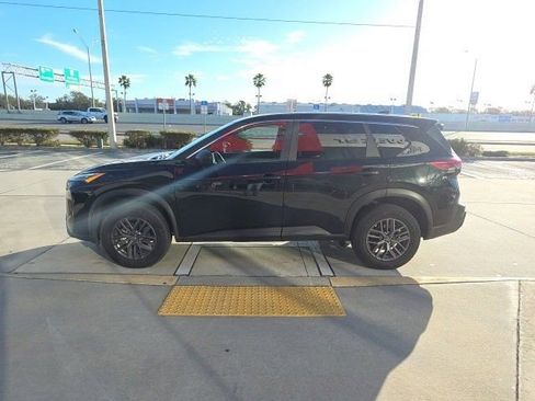 Used 2024 Nissan Rogue S image 8