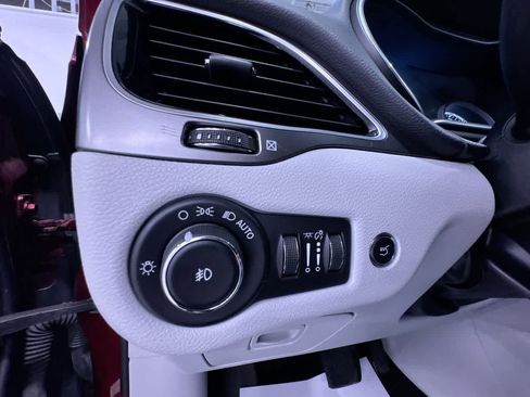 Used 2019 Jeep Cherokee Limited FWD image 15