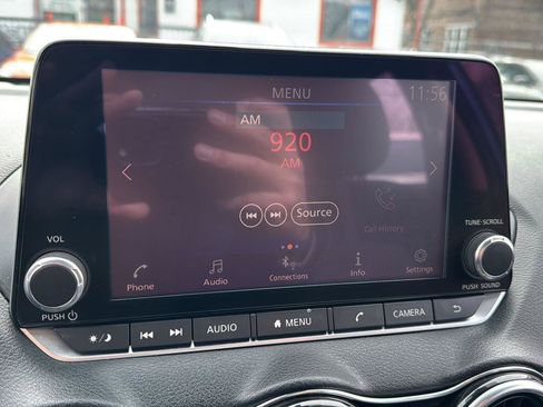 Used 2020 Nissan Sentra SV image 18