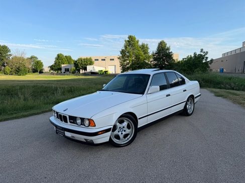 Used 1991 BMW M5 RWD image 40