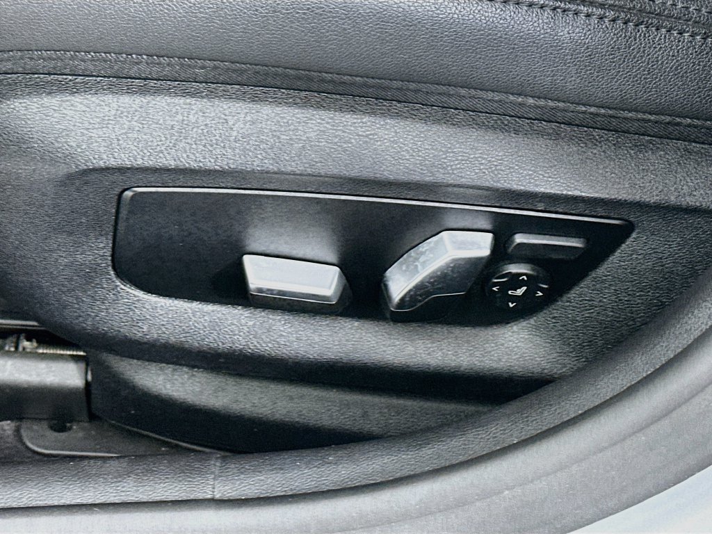 Used 2020 BMW 530i RWD image 23