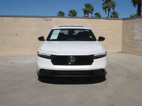 Used 2025 Honda Accord Sport image 3