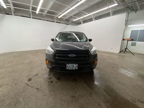 Used 2017 Ford Escape S image 9