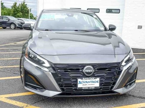 Used 2024 Nissan Altima 2.5 SV FWD image 10