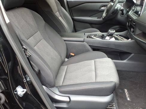 Used 2026 Nissan Rogue SV AWD/4WD image 6