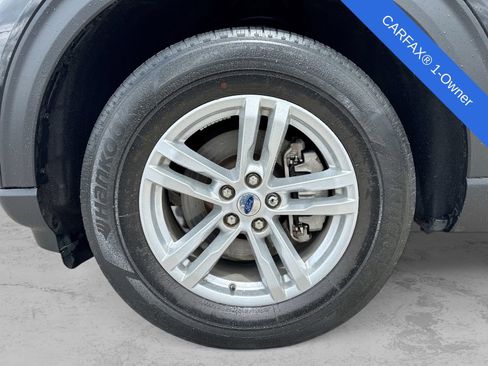 Used 2023 Ford Explorer XLT w/ Equipment Group 202A AWD/4WD image 17