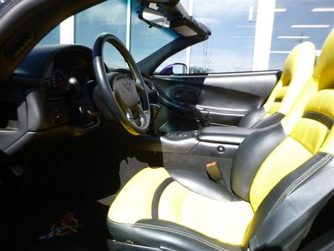 Used 1998 Chevrolet Corvette Convertible w/ Memory Pkg RWD image 12