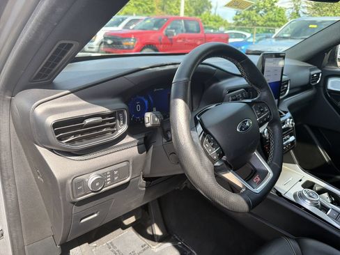 Used 2022 Ford Explorer ST w/ Equipment Group 401A AWD/4WD image 31