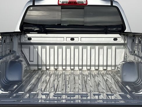 Used 2018 GMC Canyon SLT w/ Driver Alert Package image 8