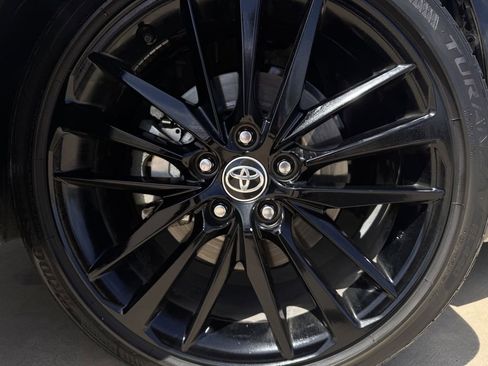 Used 2021 Toyota Camry XSE FWD image 9