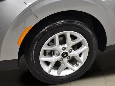 Used 2025 Kia Soul LX w/ LX Technology Package FWD image 34