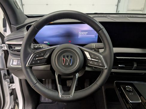 Used 2025 Buick Enclave Preferred image 18